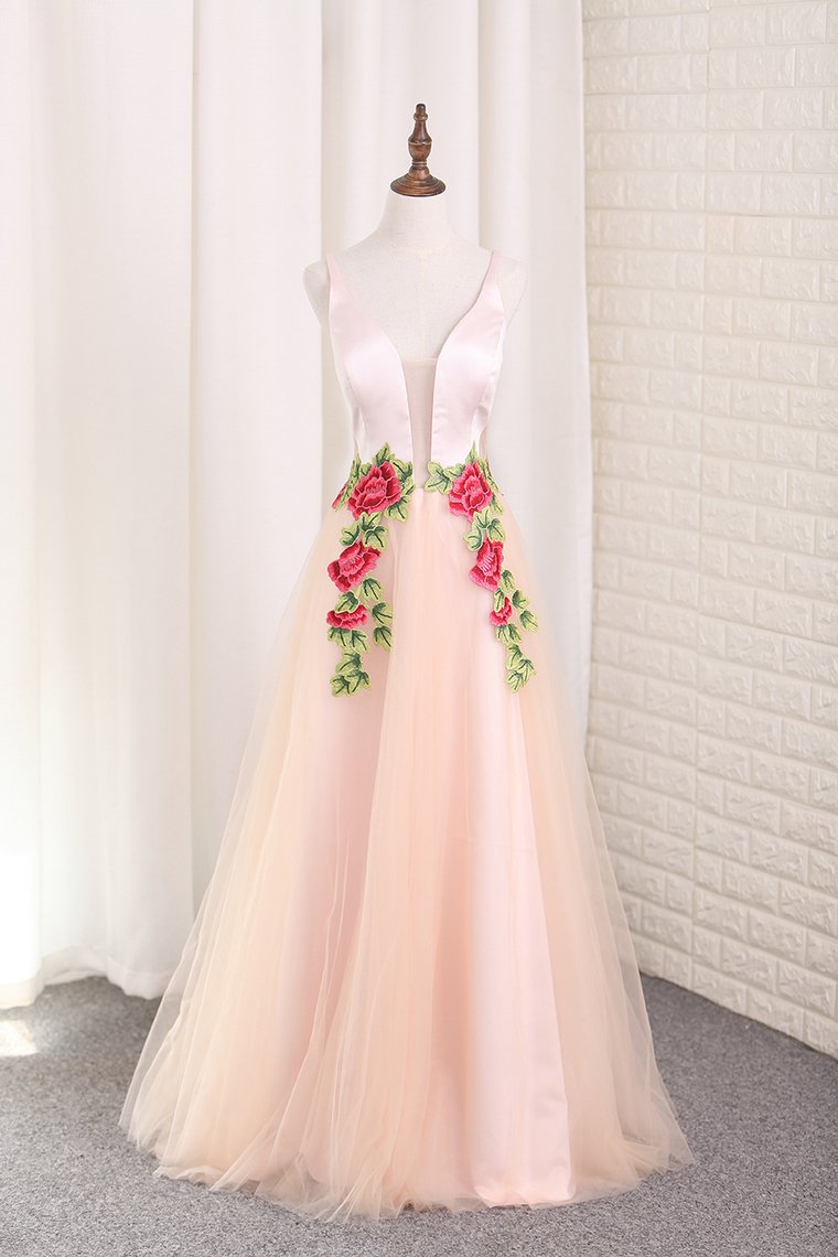 Tulle A Line Spaghetti Straps Prom Dresses With Applique