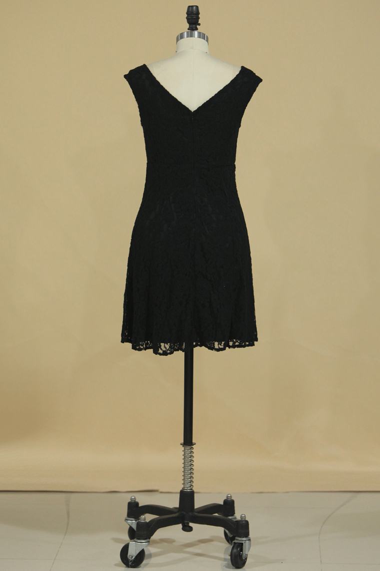 Black Bateau A-Line Homecoming Dresses Lace Short/Mini