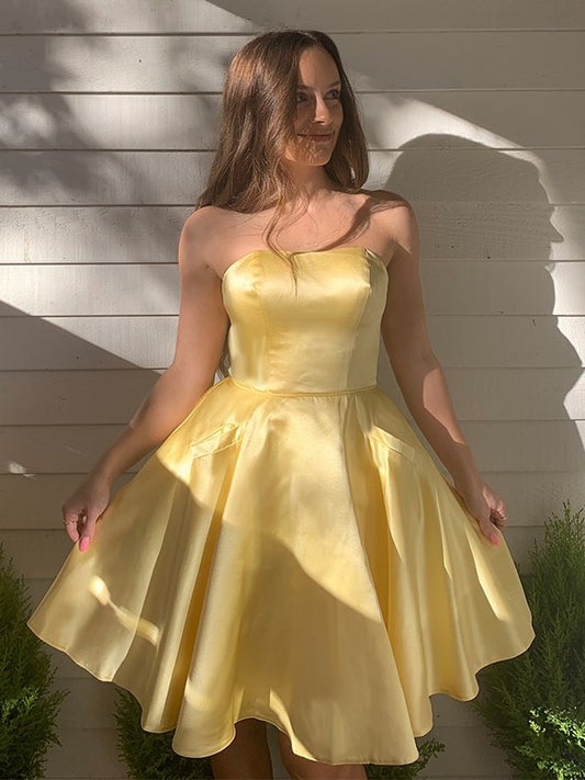 Strapless Sleeveless Satin Ruffles A-Line/Princess Short/Mini Homecoming Dresses