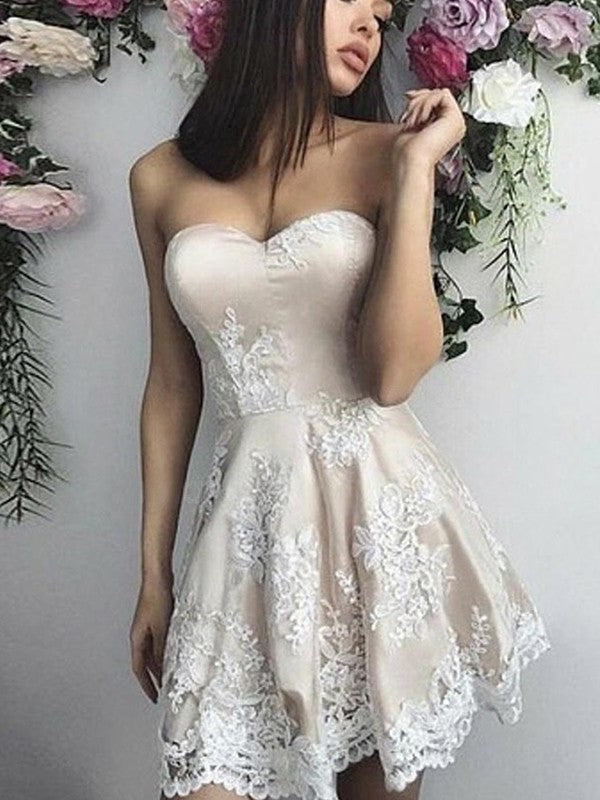 A-Line/Princess Sweetheart Applique Lace Sleeveless Short/Mini Homecoming Dress