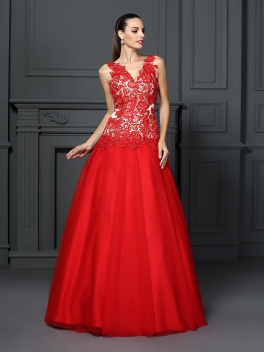 V-neck Sleeveless Gown Long Ball Lace Lace Quinceanera Dresses