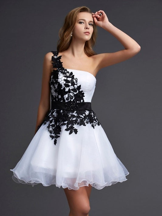 A-Line/Princess One-Shoulder Short Sleeveless Lace Organza Homecoming Dresses