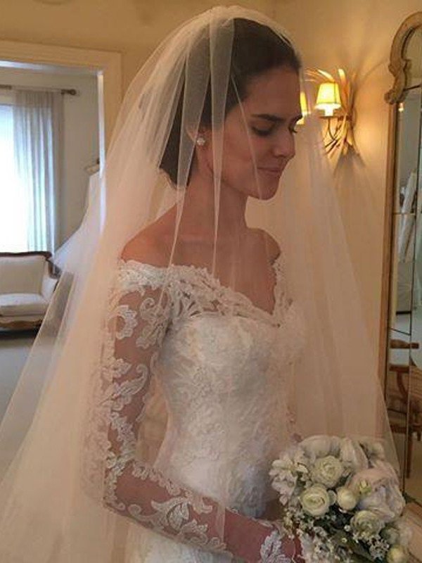 Long Sheath/Column Off-the-Shoulder Court Sleeves Lace Train Wedding Dresses