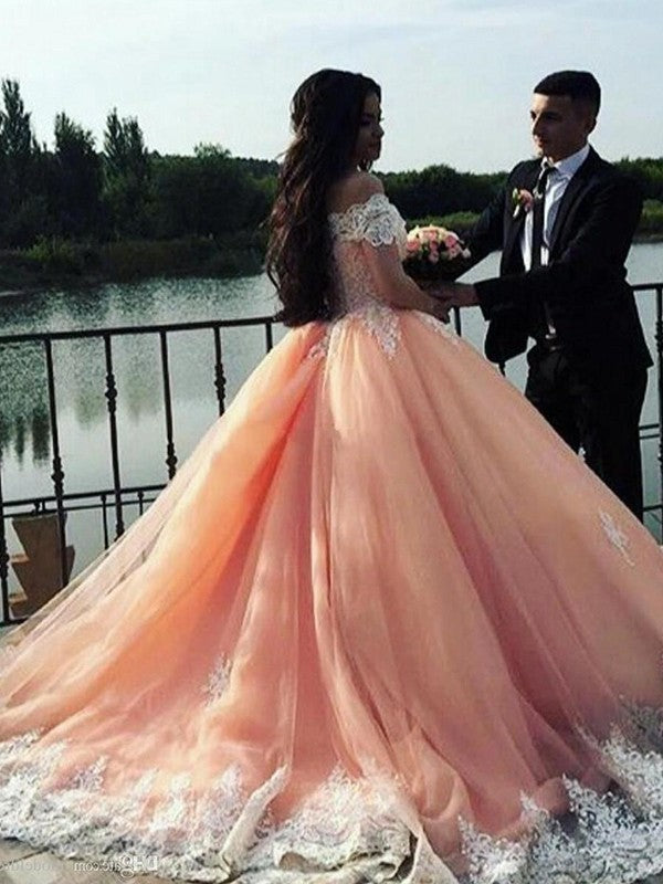 Train Off-the-Shoulder Court Ball Sleeveless Gown Tulle Lace Dresses